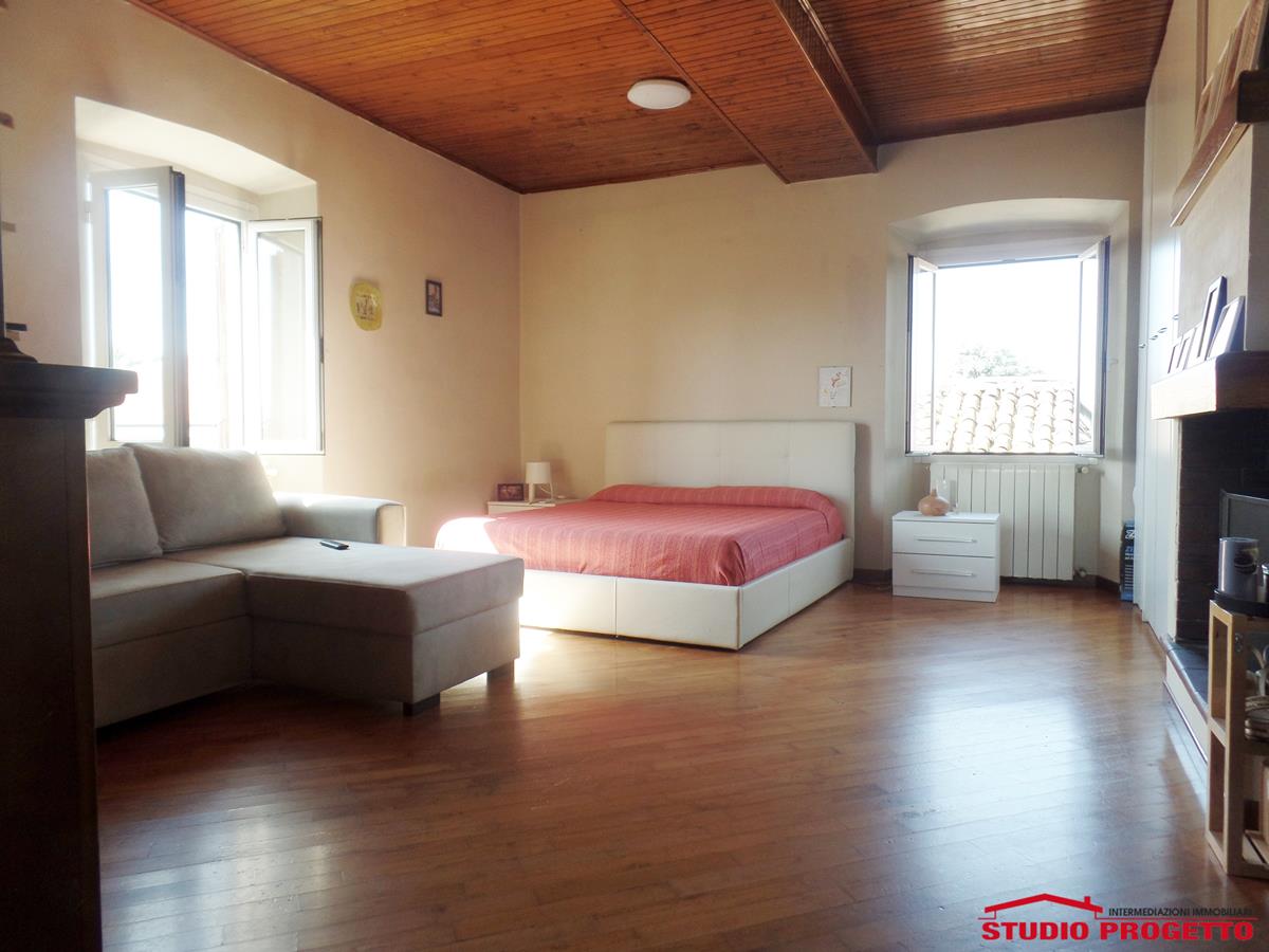 Appartamento arredato open space di 52 mq. in vendita a Mariano Comense (CO) 1